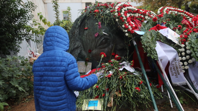 «Το Πολυτεχνείο δεν έχει ιδιοκτήτες, έχει τους νεκρούς του» – Ο Δημήτρης Παπαχρήστος μιλά για τα 52 χρόνια από την εξέγερση