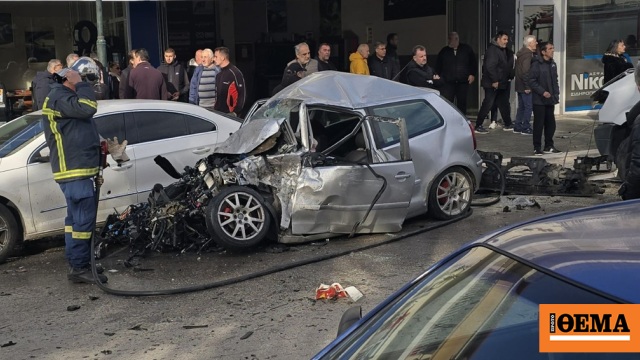 Σοβαρό τροχαίο στην Πτολεμαϊδα – ΙΧ συγκρούστηκε με φορτηγάκι κι έγινε σμπαράλια, δύο τραυματίες