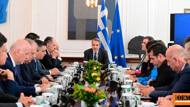 Η ΝΔ με αντίπαλο… τον εαυτό της σε τρεις δημοσκοπήσεις