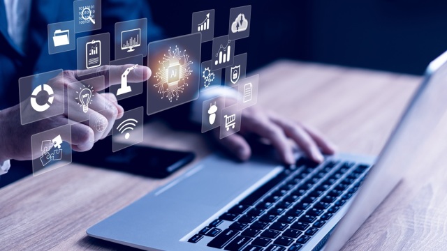 Τρεις στους 10 Έλληνες μιλούν πιο άνετα για τα οικονομικά τους με μηχανές AI παρά με άνθρωπο