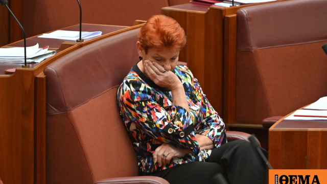 Επταήμερη… αποβολή σε ακροδεξιά γερουσιαστή για την εμφάνισή της με μπούρκα στη βουλή