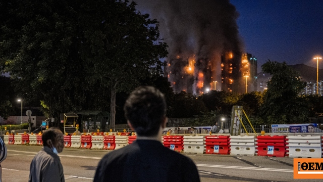 Τουλάχιστον 13 νεκροί από τη φωτιά σε ουρανοξύστες στο Χονγκ Κονγκ
