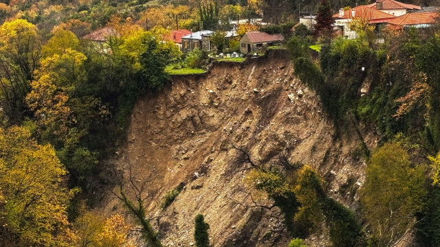 Κινδυνεύει με κατάρρευση ο μύλος των Αγνάντων μετά τις κατολισθήσεις