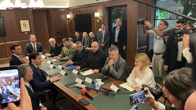 Οι ειρηνευτικές συνομιλίες με τις ΗΠΑ άρχισαν καλά σε «ζεστή ατμόσφαιρα»