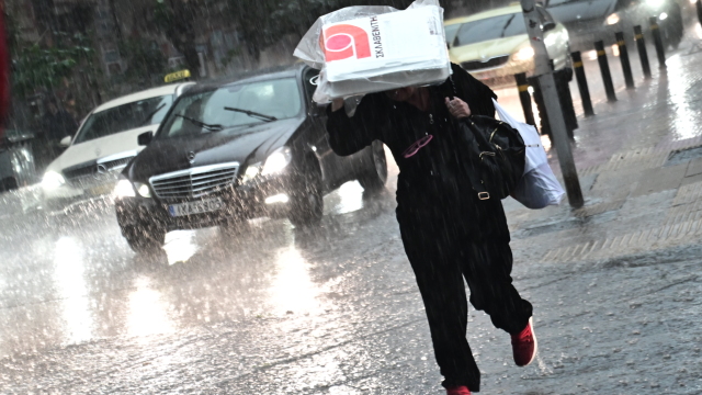 Απότομη αλλαγή του καιρού με ισχυρές καταιγίδες και ριπές 9 μποφόρ στα πελάγη