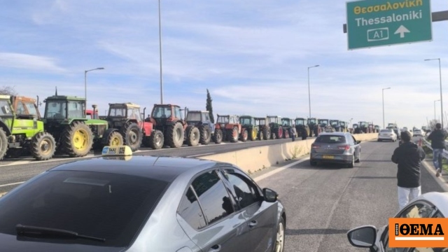 Οι απεργοί ιδιοκτήτες ταξί της Λάρισας πήγαν για συμπαράσταση στους αγρότες στο μπλόκο της Νίκαιας