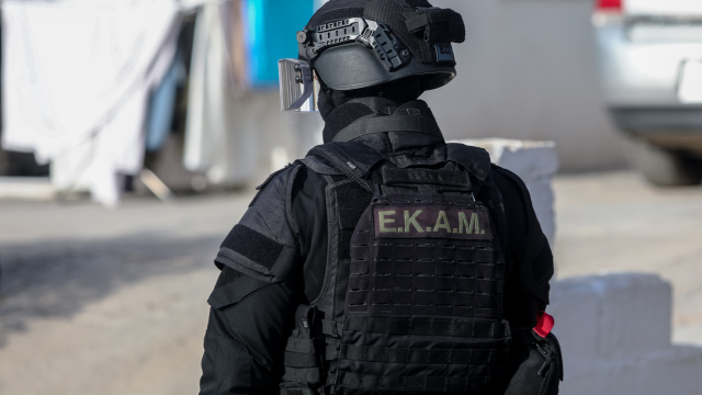 Μεγάλη επιχείρηση της ΕΛ.ΑΣ. σε Αττική για σπείρα που διέπραττε κλοπές και διαρρήξεις, 11 συλλήψεις