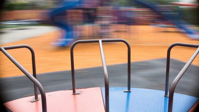 89χρονος θώπευσε ανήλικη σε παιδική χαρά και της πρότεινε να συνευρεθούν έναντι αμοιβής