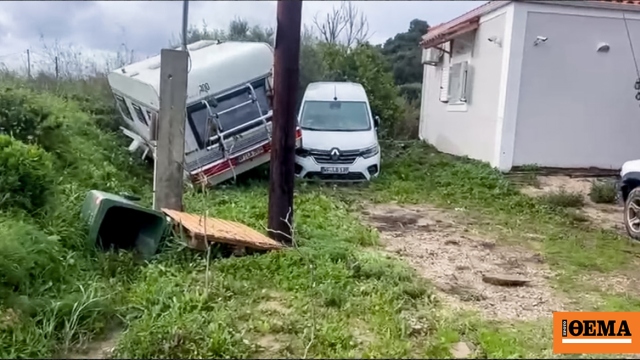 Τουρίστες στη Φοινικούντα βγήκαν από το παράθυρο και κολύμπησαν για να σωθούν