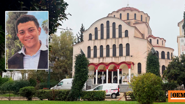 Οδύνη και λευκά τριαντάφυλλα στην κηδεία του 24χρονου Σωτήρη που σκοτώθηκε στο τροχαίο στη Λούτσα, συντετριμμένη η μητέρα του