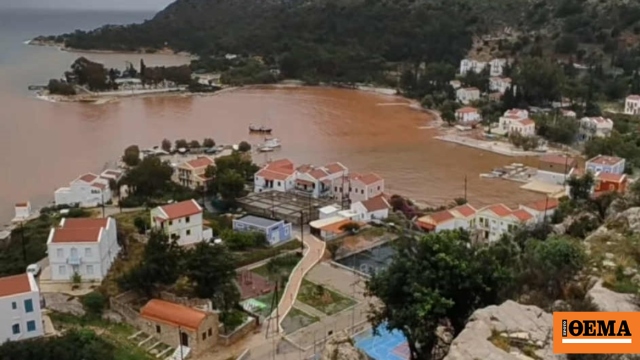 Έγινε κόκκινη από τις λάσπες η θάλασσα