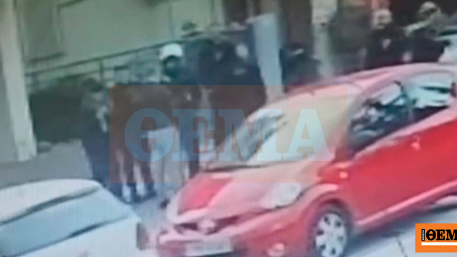 Έρευνες για τον εντοπισμό των δραστών που μαχαίρωσαν τον 14χρονο στον Χολαργό