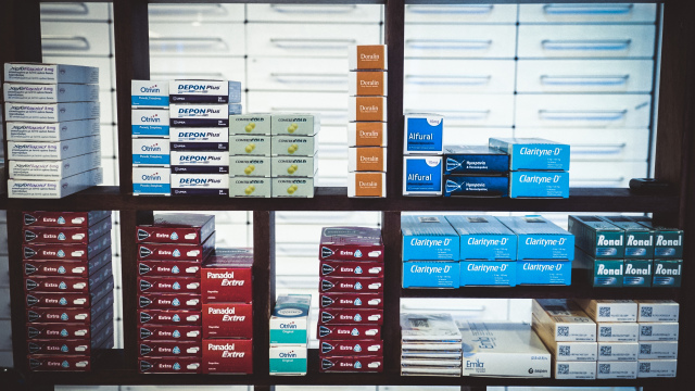 Ακριβά φάρμακα στο φαρμακείο της γειτονιάς