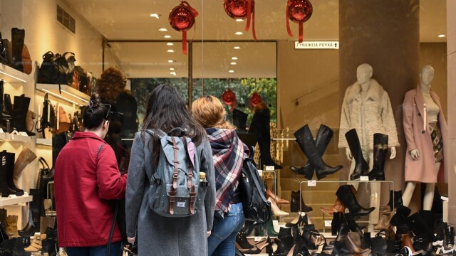 Ανοιχτά τα καταστήματα τις επόμενες τρεις Κυριακές, ποια δεν θα ανοίξουν αύριο