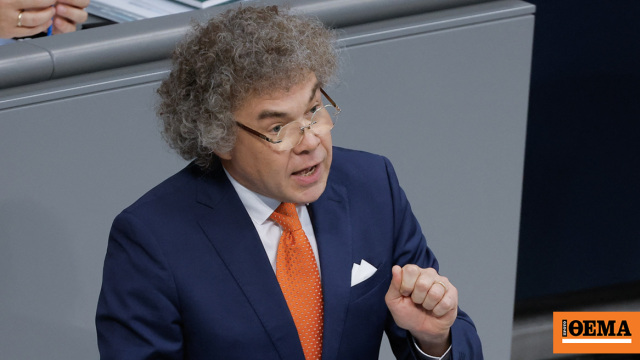 Έδινα το παλτό της γυναίκας μου, απαντά ο ίδιος