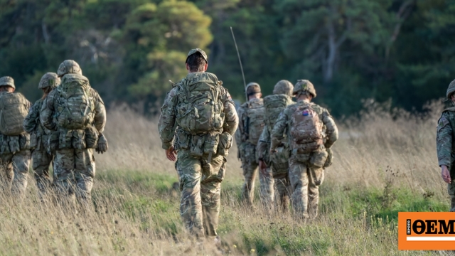 «Οι γιοι και οι κόρες μας να ετοιμαστούν να πολεμήσουν», προειδοποιεί ο αρχηγός Ενόπλων Δυνάμεων της Βρετανίας