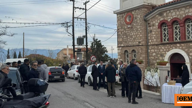 Το τελευταίο «αντίο» λένε συγγενείς και φίλοι στον 43χρονο μποξέρ στο Αίγιο