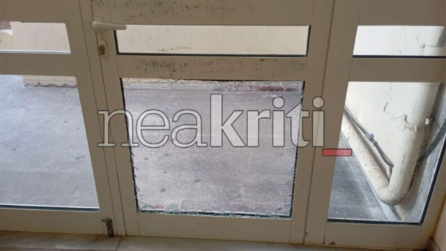 Έσπασαν τζάμια και πόρτες, δείτε φωτογραφίες