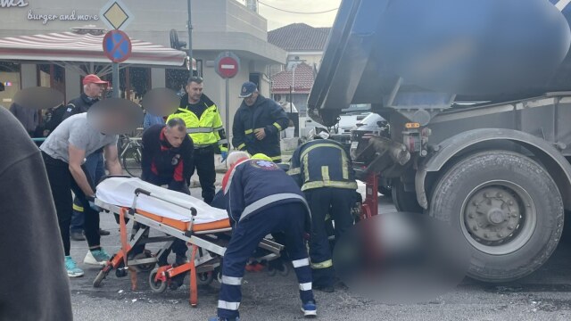 Νεκρή γυναίκα που παρασύρθηκε από φορτηγό