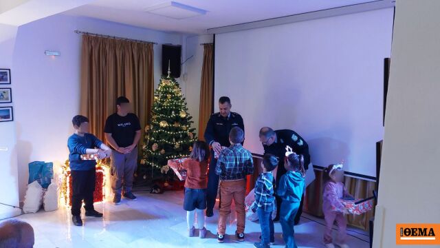 Χριστουγεννιάτικη γιορτή με δώρα για τους επτά μαθητές στο Αγαθονήσι