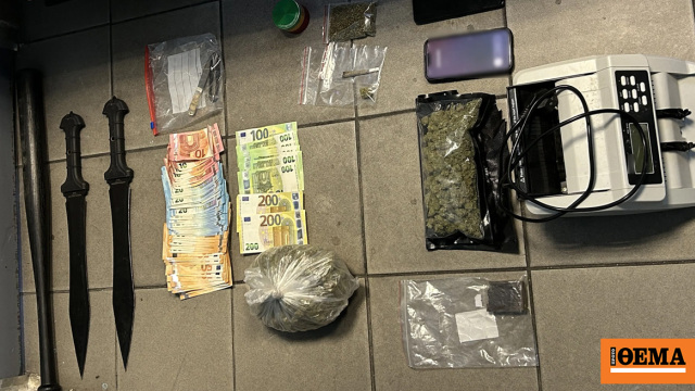 Δύο συλλήψεις για ναρκωτικά στους Αμπελόκηπους, 31χρονος πέταξε από το μπαλκόνι σακίδιο με κάνναβη