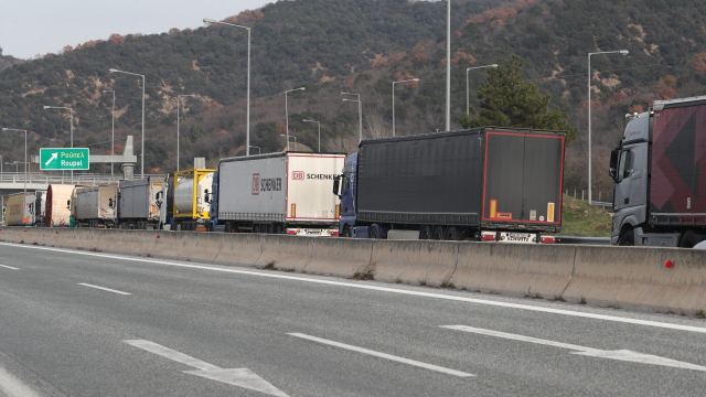 Οι αγρότες κλείνουν σήμερα για πέντε ώρες τις σήραγγες των Τεμπών για τα φορτηγά