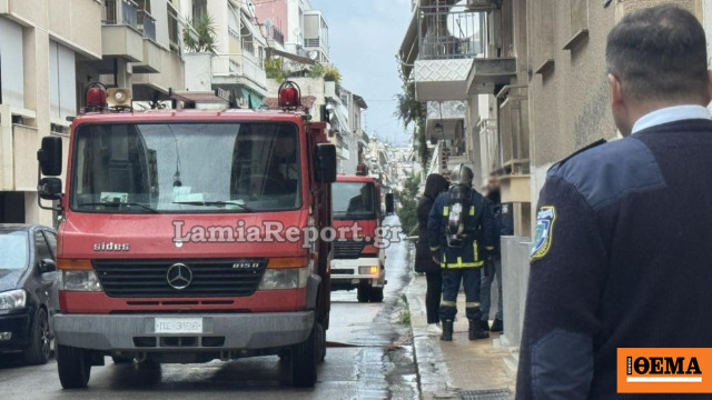 Άνδρας έχει κλειστεί σε διαμέρισμα και απειλεί να βάλει φωτιά