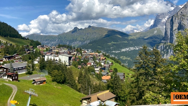 Το απομονωμένο χωριό των Άλπεων που συνδέθηκε με τον κόσμο μέσω του πιο απότομου τελεφερίκ στον πλανήτη