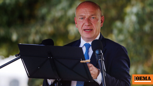 Ζητούν την παραίτηση του δημάρχου επειδή έπαιζε τένις την ώρα του μπλακάουτ