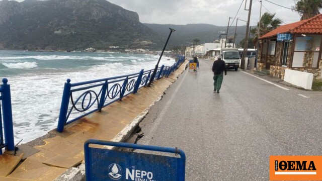 Έπεσαν κολώνες φωτισμού από τους θυελλώδεις ανέμους, ζημιές και σε επιχειρήσεις