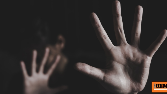 Πατέρας κακοποιούσε σεξουαλικά τις δύο κόρες του και άφησε έγκυο τη μία, την καταγγελία έκανε ο αδερφός τους