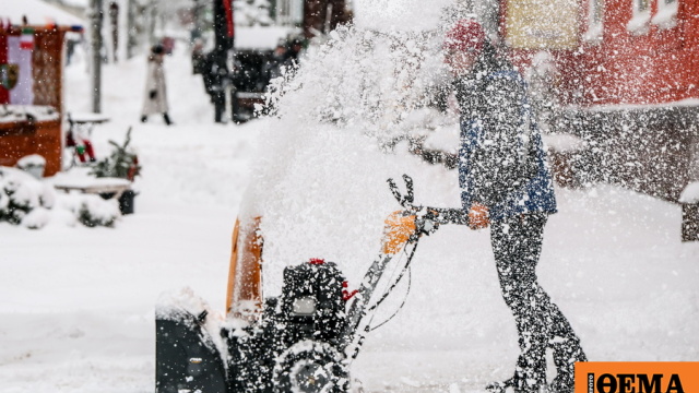 Χωρίς ρεύμα χιλιάδες νοικοκυριά και ακυρώσεις πτήσεων