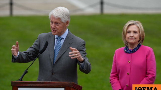 Οι Ρεπουμπλικάνοι θέλουν να παραπέμψουν για περιφρόνηση του Κογκρέσου τον Μπιλ Κλίντον γιατί δεν κατέθεσε για τον Έπσταϊν