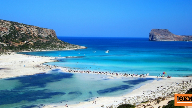 Τρεις περιοχές της Ελλάδας στους κορυφαίους προορισμούς της Ευρώπης για το 2025, το «άγνωστο» νησί που τρεντάρει για το 2026