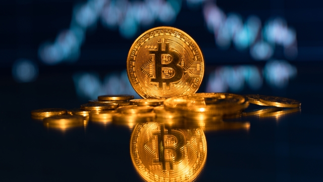 Bitcoin: Πάνω από 1 τρισ. δολάρια χάθηκε μέσα σε οκτώ μήνες 