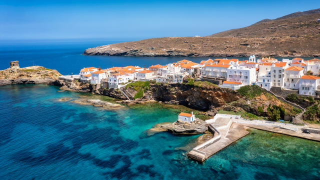 Η Άνδρος συστήνεται δυναμικά στη βρετανική αγορά: Χαλάρωση, εξερεύνηση, πολιτιστικές εμπειρίες και γαστρονομία