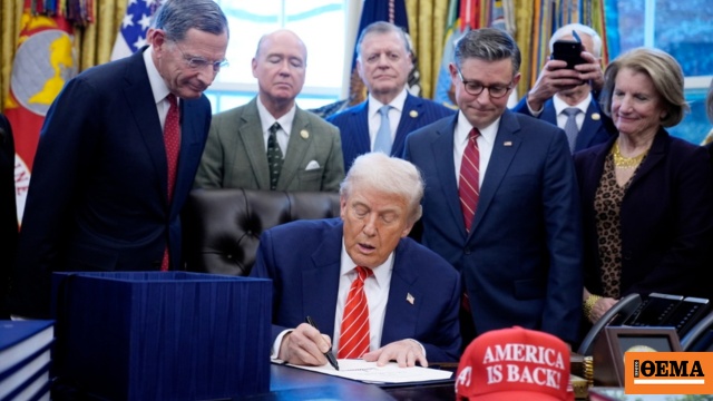 Ο Τραμπ υπέγραψε το νομοσχέδιο που βάζει τέλος στη δημοσιονομική παράλυση
