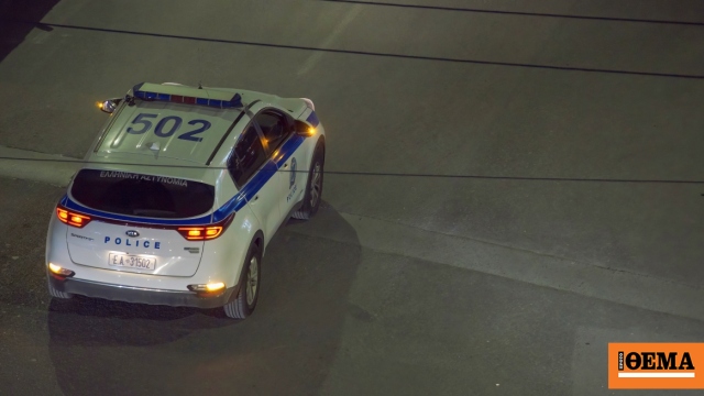 Διαρρήκτης για… κλάματα στην Πολίχνη: Επιχείρησε να μπει σε καφεκοπτείο αλλά έπεσε από ύψος 2,5 μέτρων, δείτε βίντεο