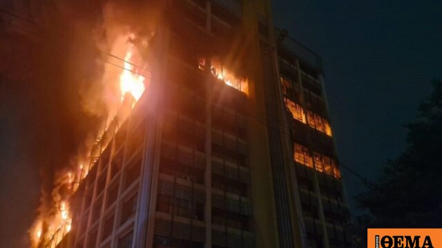 Μεγάλη πυρκαγιά σε κτίριο με κυβερνητικές υπηρεσίες στη Νότια Αφρική, βίντεο