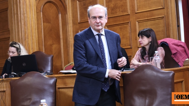 Χατζηδάκης: Το ΠΑΣΟΚ διαφωνεί με τις ρυθμίσεις που διευκολύνουν τους πολίτες και μετά αναρωτιέται για τις βελόνες