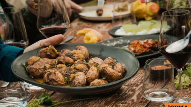 To Cantina στην ορεινή Αρκαδία με ψησίματα και 50 πασχαλινές συνταγές