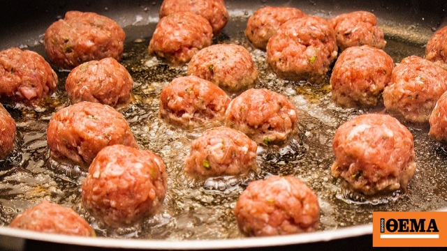 Γιατί διαλύονται τα κεφτεδάκια στο τηγάνι; Tο λάθος στη ζύμη