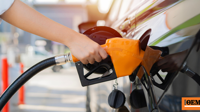 Fuel Pass: Τα πέντε βήματα για να πάρουν την ενίσχυση οι δικαιούχοι, τα εισοδηματικά κριτήρια και η επιδότηση ανά περιοχή