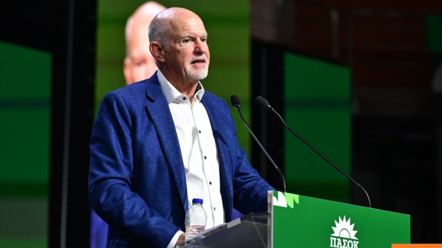 Παπανδρέου κατά Τσίπρα στο συνέδριο ΠΑΣΟΚ: Ξέπλυναν τη Δεξιά για να χτυπήσουν εμάς