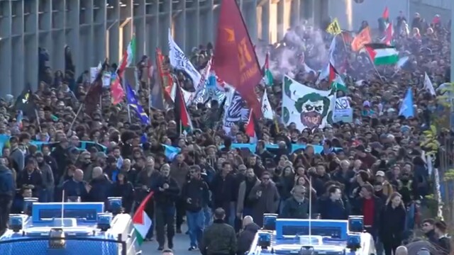 Μαζική αντιπολεμική διαδήλωση στη Ρώμη, «λέμε όχι σε Τραμπ και Νετανιάχου», βίντεο Μαζική αντιπολεμική διαδήλωση στη Ρώμη, «λέμε όχι σε Τραμπ και Νετανιάχου», βίντεο