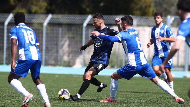 Αιγάλεω – Ελλάς Σύρου: Καθυστέρησε η έναρξη του αγώνα, μιας και έλλειπαν τα σημαιάκια του κόρνερ, δείτε βίντεο