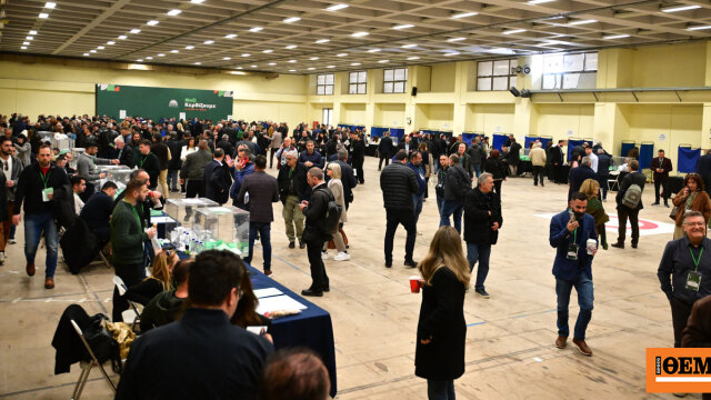 Στις κάλπες οι σύνεδροι του ΠΑΣΟΚ, εκλέγουν τη νέα Κεντρική Επιτροπή, 506 υποψήφιοι για 271 θέσεις - Δείτε λίστα