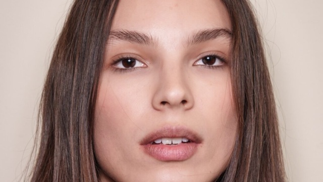 Ευαίσθητη ή αντιδραστική επιδερμίδα; Οι διαφορές που θα σας βοηθήσουν να φροντίσετε σωστά το δέρμα σας