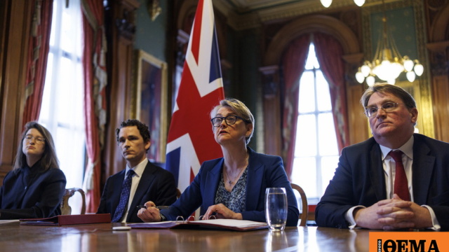 Βρετανία: Σαράντα χώρες συζητούν τρόπους να ξανανοίξει το Στενό του Oρμούζ μετά τον αποκλεισμό του από το Ιράν