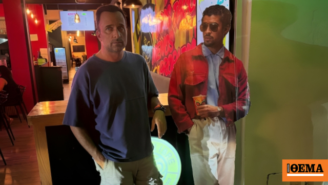 Ο Γιώργος Λιανός ποζάρει δίπλα σε ομοίωμα του Bad Bunny: Εδώ με τον bro, τον κακοκούνελο, με ζαλίζει με τα δικά του